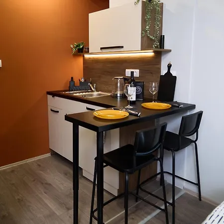 Downtown Boutique 3*